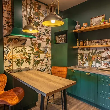 Extraordinary French Quarter In Vivid Colors Apartment Kyiv