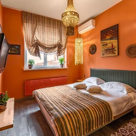 Extraordinary French Quarter In Vivid Colors Apartment Kyiv