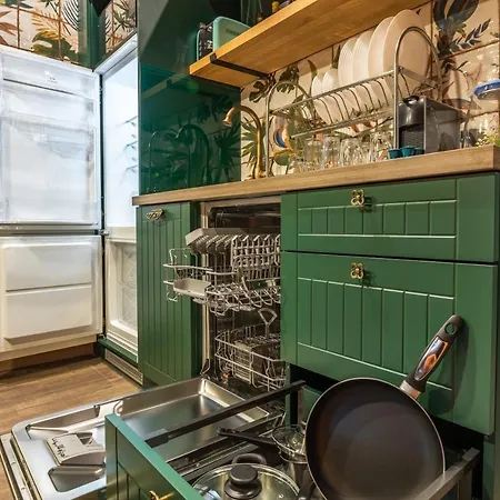 Extraordinary French Quarter In Vivid Colors Apartment Kyiv